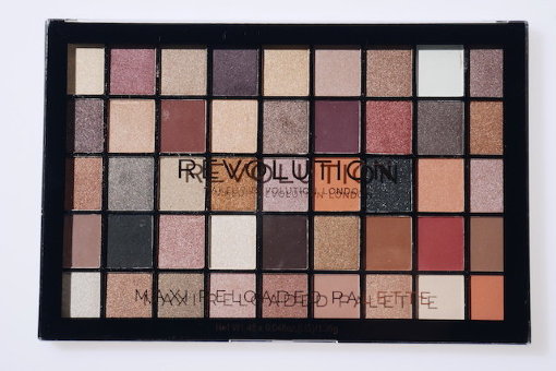 Большая палетка теней Makeup Revolution Maxi Reloaded Palette